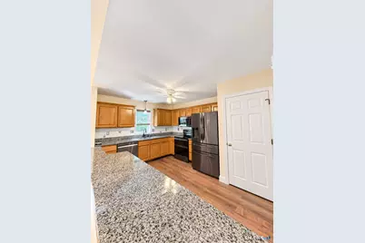 162 Thistle Pond Drive #162, Bloomfield, CT 06002 - Photo 5
