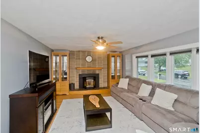 31 Jewel Street, Enfield, CT 06082 - Photo 3