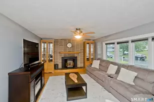 31 Jewel St, Enfield, CT 06082 - Photo 3