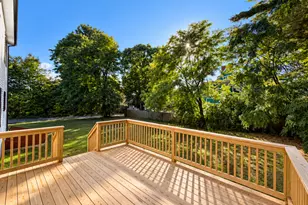 45 Beleden Gardens Dr, Bristol, CT 06010 - Photo 9