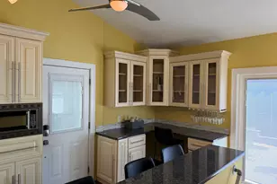 15 Overland Ave, Bridgeport, CT 06606 - Photo 11