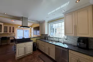 15 Overland Ave, Bridgeport, CT 06606 - Photo 9