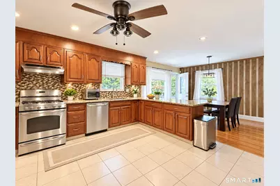 4280 Madison Avenue, Trumbull, CT 06611 - Photo 9