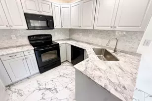 12 Blvd Dr, Danbury, CT 06470 - Photo 3