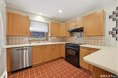 2 Ward Drive, Danbury, CT 06810 - Photo 9