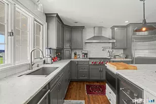 1835 Cross Hwy, Fairfield, CT 06824 - Photo 11
