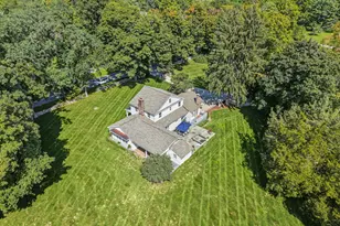 1835 Cross Hwy, Fairfield, CT 06824 - Photo 37