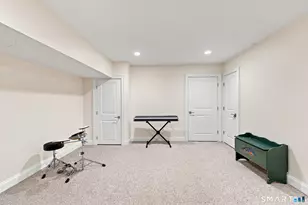 65 Aiken St, Norwalk, CT 06851 - Photo 27