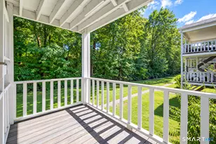 104 Abner Ct, Bridgeport, CT 06606 - Photo 5