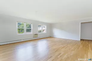 104 Abner Ct, Bridgeport, CT 06606 - Photo 3
