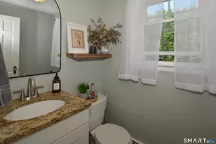 331 Tunxis Ave, Bloomfield, CT 06002 - Photo 15