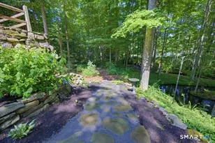 418 Lovely St, Avon, CT 06001 - Photo 7