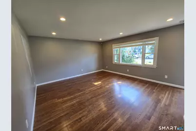 9 Lakeview Avenue, Shelton, CT 06484 - Photo 5