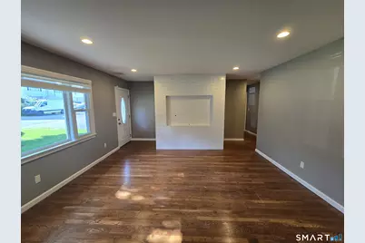9 Lakeview Avenue, Shelton, CT 06484 - Photo 3