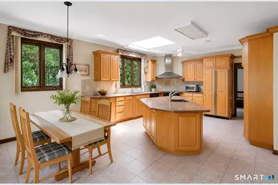 7 Regency Drive, North Haven, CT 06473 - Photo 5