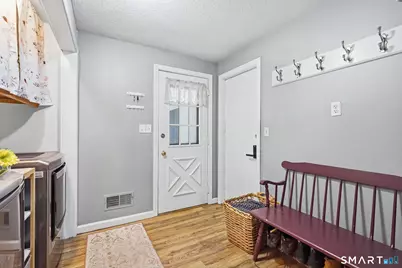 39 Laurel Lane, Simsbury, CT 06070 - Photo 17