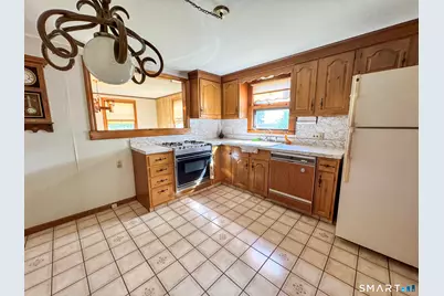 40 Saltonstall Place, East Haven, CT 06512 - Photo 3