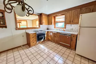 40 Saltonstall Pl, East Haven, CT 06512 - Photo 3