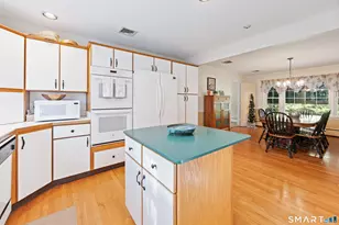 98 Merwin Cir, Cheshire, CT 06410 - Photo 5