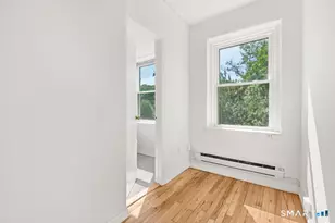 124 Woodside Green, Stamford, CT 06840 - Photo 9