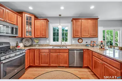 75 Montague Street, Wethersfield, CT 06109 - Photo 11