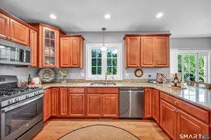 75 Montague St, Wethersfield, CT 06109 - Photo 11