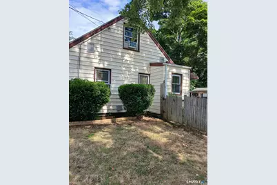 11 Cardinal Place, Stratford, CT 06614 - Photo 3