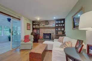 24 Queen Eleanor Dr, Ledyard, CT 06335 - Photo 9