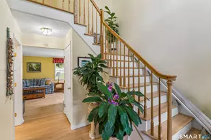 5 Pequot Ct, Monroe, CT 06468 - Photo 3
