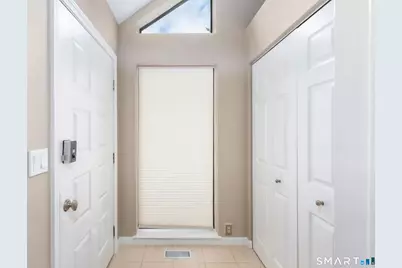 1 Canterbury Court #2, Middletown, CT 06457 - Photo 5