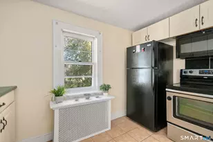 85 Amherst St, Wethersfield, CT 06019 - Photo 15