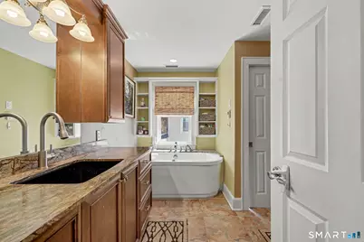 215 Knickerbocker Avenue, Stamford, CT 06907 - Photo 19