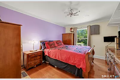 215 Knickerbocker Avenue, Stamford, CT 06907 - Photo 11