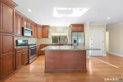 615 Cherokee Lane #A, Stratford, CT 06614 - Photo 3