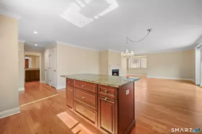 615 Cherokee Lane #A, Stratford, CT 06614 - Photo 5