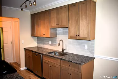 24 Teresa Place #24, Bridgeport, CT 06606 - Photo 3