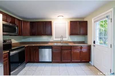 27 New York Road, Montville, CT 06370 - Photo 7