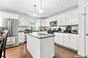 6 Mather Cir, Windsor Locks, CT 06096 - Photo 9