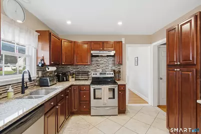 17 Carol Drive, Manchester, CT 06040 - Photo 9
