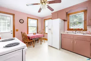 33 Union St Ext, Enfield, CT 06082 - Photo 7