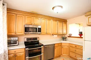 19 Woodway Rd, Stamford, CT 06907 - Photo 13
