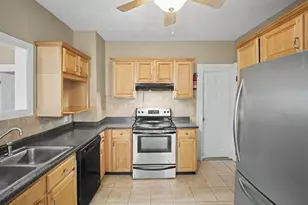 169 Chatham St, New Haven, CT 06513 - Photo 5