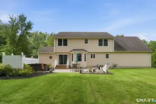 2 Clinton Ln, Enfield, CT 06082 - Photo 5