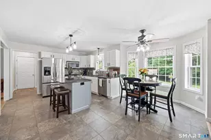 2 Clinton Ln, Enfield, CT 06082 - Photo 9