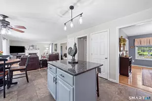 2 Clinton Ln, Enfield, CT 06082 - Photo 7
