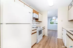 887 Farmington Ave, West Hartford, CT 06119 - Photo 17