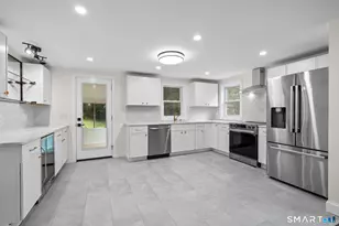 31 Jackson Dr, Trumbull, CT 06611 - Photo 5