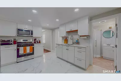 100 Englewood Avenue, Bloomfield, CT 06002 - Photo 9