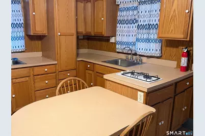 17 First Avenue, Waterbury, CT 06710 - Photo 5