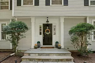 550 Wellington Dr, Fairfield, CT 06824 - Photo 3